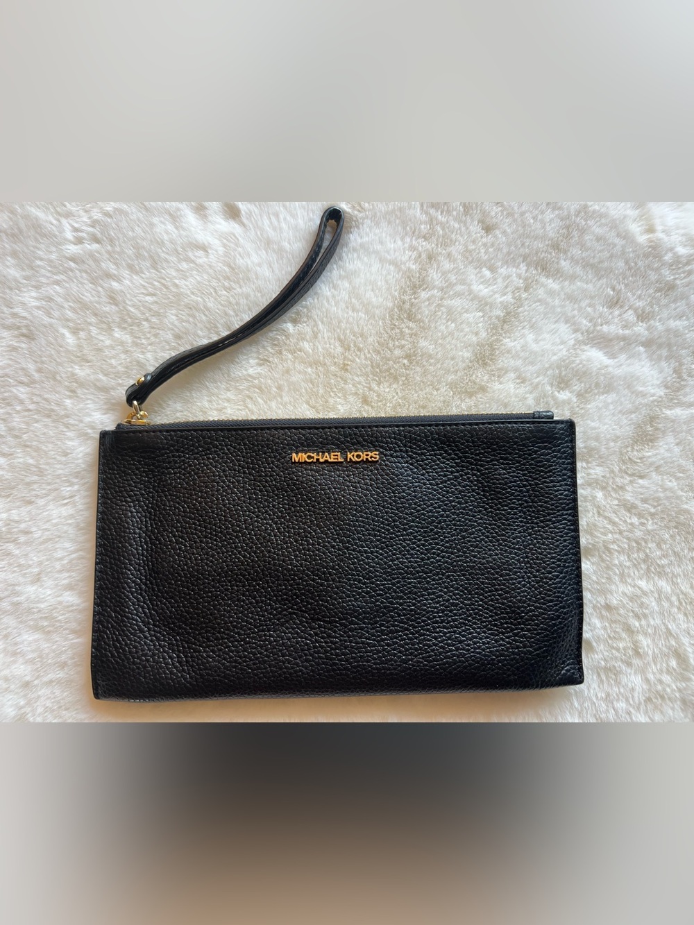 Michael Kors Black Pebbled Leather Wristlet Clutch Wallet Gold Hardware MK